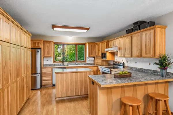 326 Warner AVE N, Mahtomedi, MN 55115