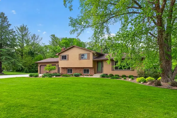 5633 Saint Mary DR NW, Rochester, MN 55901