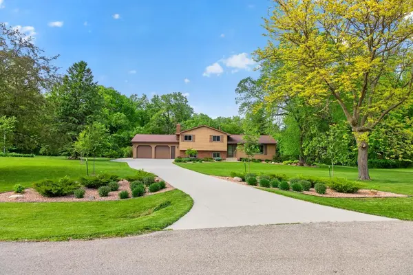 5633 Saint Mary DR NW, Rochester, MN 55901
