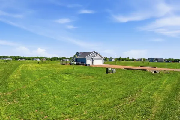 8594 Dolphin RD, Princeton, MN 55371