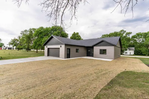 313 1st ST NE, Rothsay, MN 56579