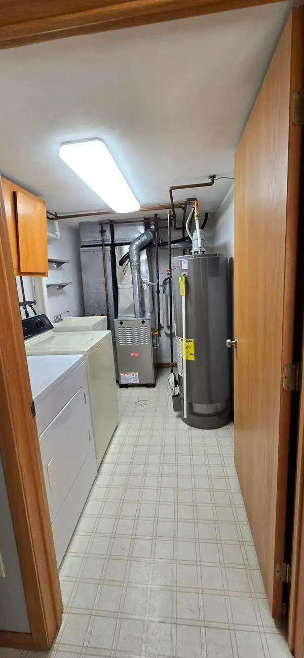 1933 Wilby RD, Albert Lea, MN 56007