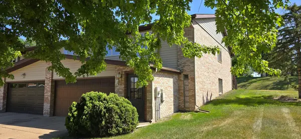 1933 Wilby RD, Albert Lea, MN 56007
