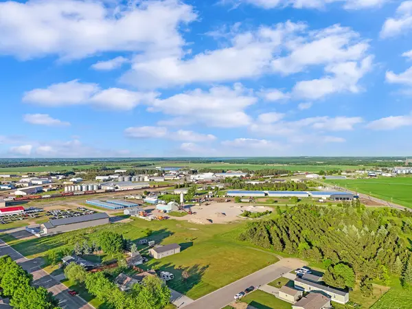707 4th St SE, Perham, MN 56573