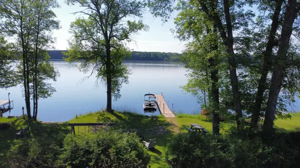 156 Lakeshore DR, Moose Lake, MN 55767