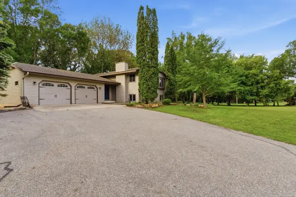 1309 Horseshoe DR, Willmar, MN 56201