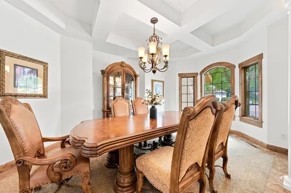 1008 Newhall DR, Faribault, MN 55021