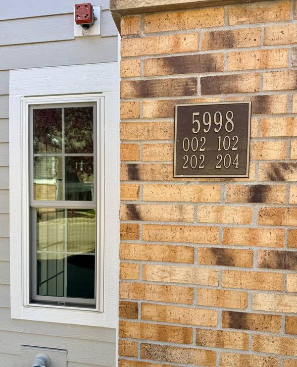 5998 Chasewood Pkwy #002, Minnetonka, MN 55343