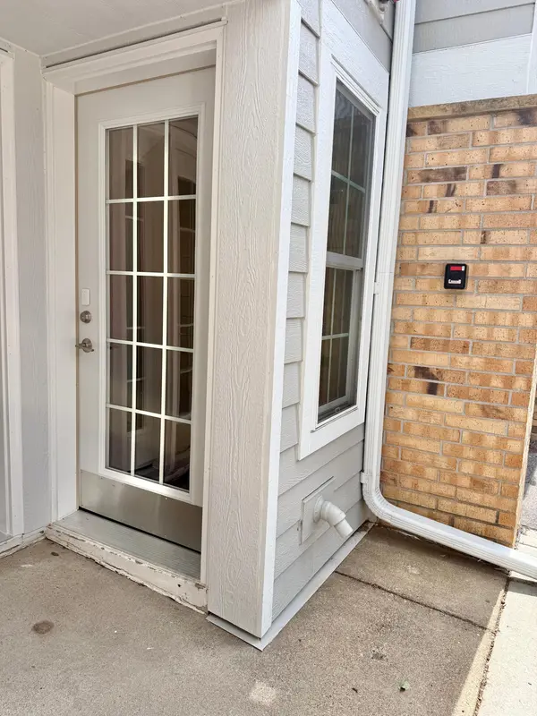 5998 Chasewood Pkwy #002, Minnetonka, MN 55343