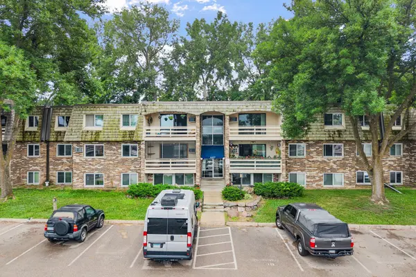 4407 Wilshire BLVD #305, Mound, MN 55364