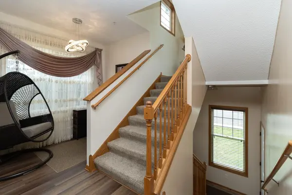 1691 Village TRL E #7, Maplewood, MN 55109