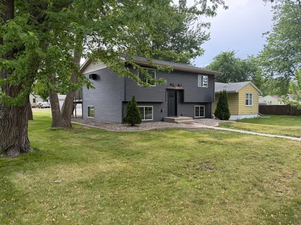 113 Cedar ST S, Sauk Centre, MN 56378
