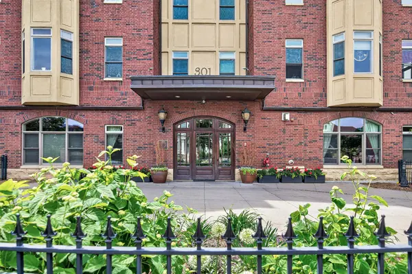 301 Clifton AVE #1A, Minneapolis, MN 55403