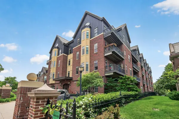 301 Clifton AVE #1A, Minneapolis, MN 55403