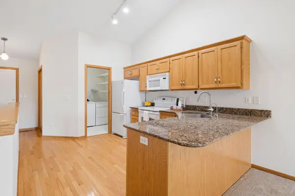 1805 Lakeridge WAY, Waconia, MN 55387