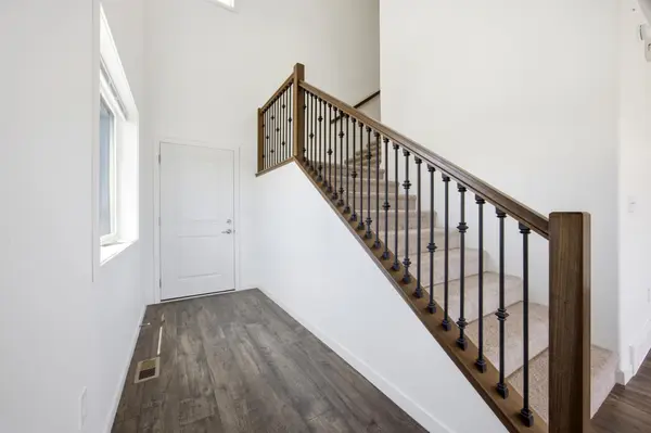 5555 Lori LN W, West Fargo, ND 58078