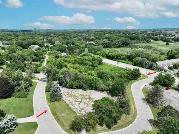 13901 St Andrews Drive, Eden Prairie, MN 55344