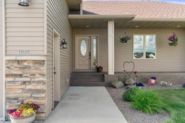 1920 Wolf Berry PL NE, Owatonna, MN 55060