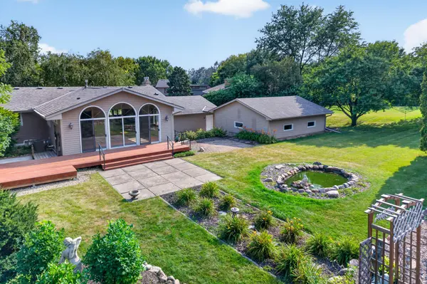 2352 Sioux CT, New Brighton, MN 55112