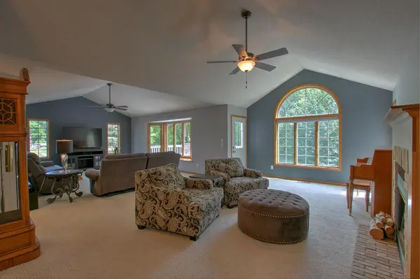 315 Sunset LN N, Cambridge, MN 55008