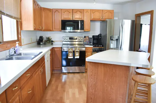 412 1st ST NE, Menahga, MN 56464
