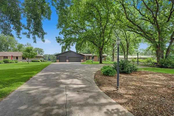 725 Bradford AVE, Champlin, MN 55316