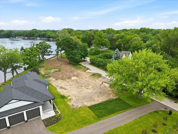 1184 Edgewater AVE, Arden Hills, MN 55112
