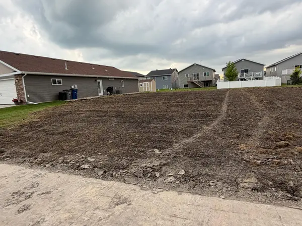 4541 19th ST S, Moorhead, MN 56560