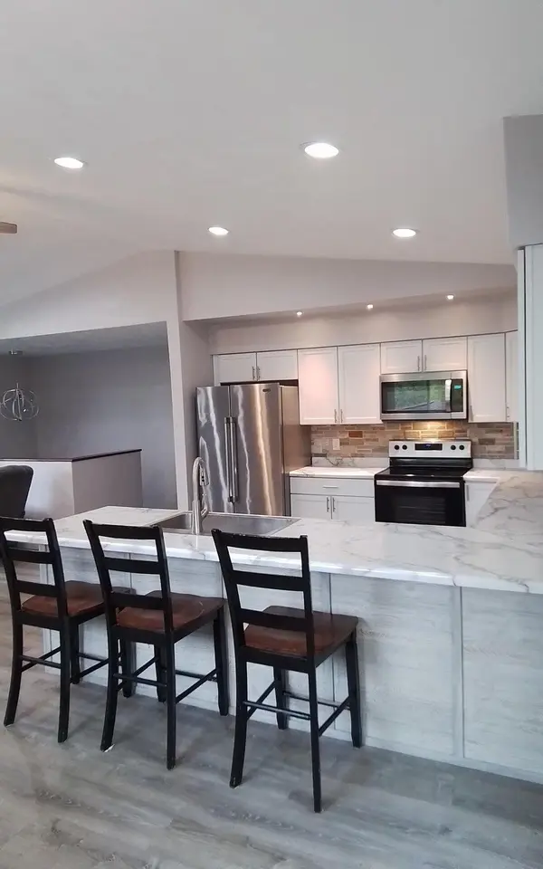 1596 Highwood DR, La Crescent, MN 55947