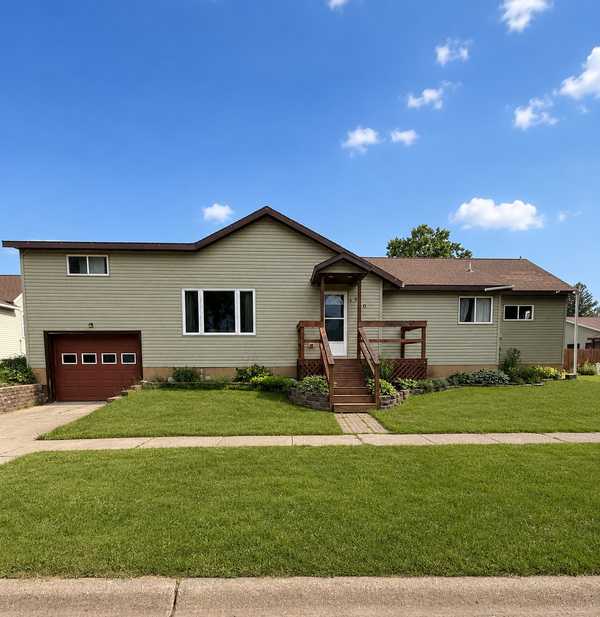 500 Superior ST, Milroy, MN 56263