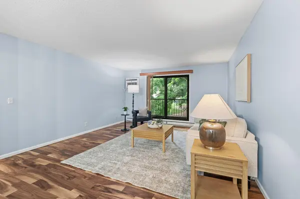 11160 Anderson Lakes Pkwy #202, Eden Prairie, MN 55344