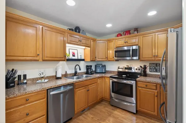 38272 Explorer CIR, North Branch, MN 55056