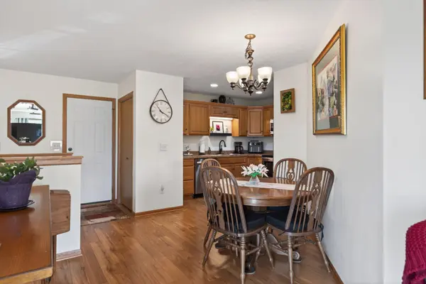 38272 Explorer CIR, North Branch, MN 55056