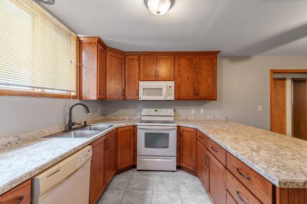 813 6th AVE N #B7, Fargo, ND 58102