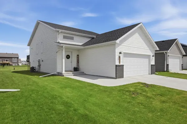 6321 Saint Ann AVE, Horace, ND 58047