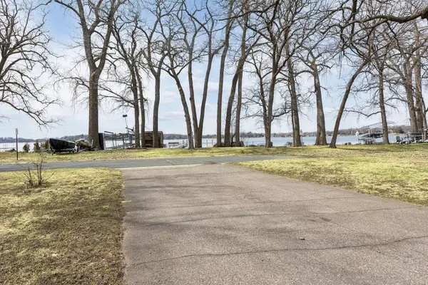 3046 Julia WAY, Mound, MN 55364