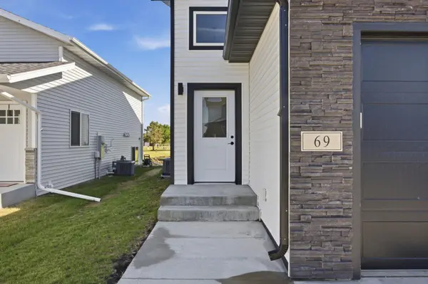 69 Cedar DR, Mapleton, ND 58059