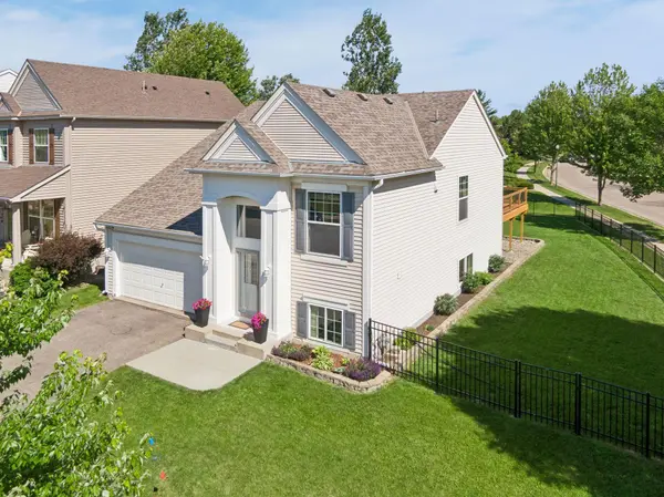 2229 Grimm RD, Chaska, MN 55318