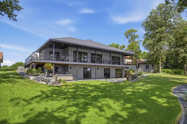 826 Shorewood DR, Detroit Lakes, MN 56501