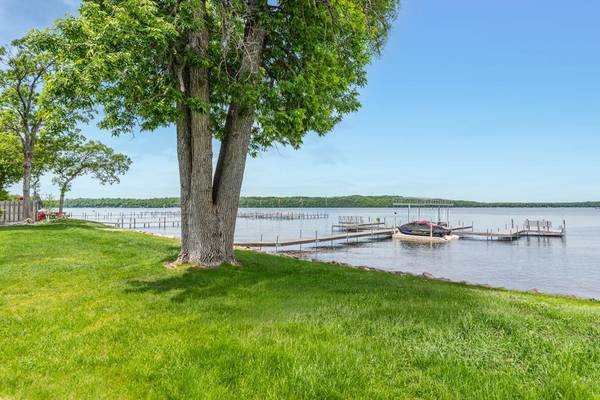 10442 Gull Point RD, East Gull Lake, MN 56401