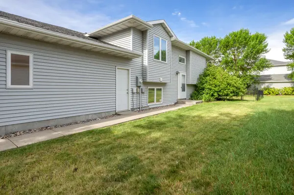2835 Wheatland DR S, Fargo, ND 58103