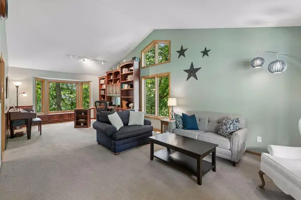 13437 Georgia CIR, Apple Valley, MN 55124