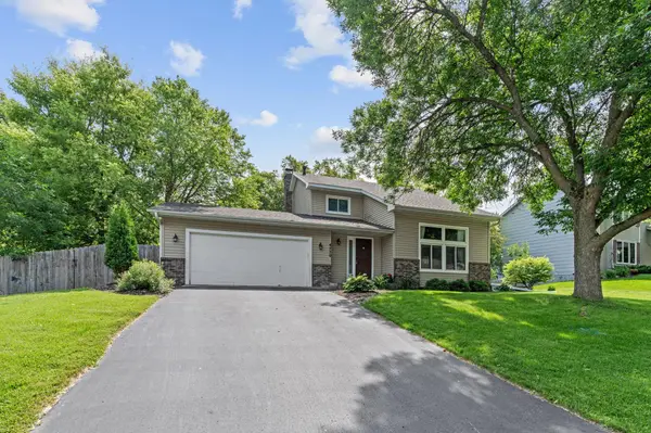 4770 Yorktown LN N, Plymouth, MN 55442