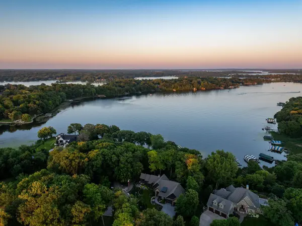 860 Windjammer LN, Orono, MN 55364