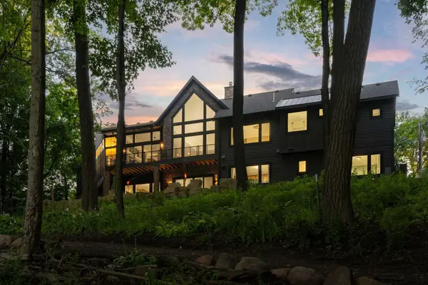 860 Windjammer LN, Orono, MN 55364