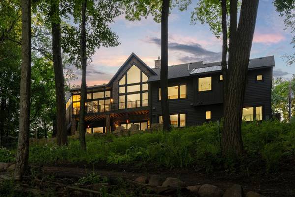 860 Windjammer LN, Orono, MN 55364