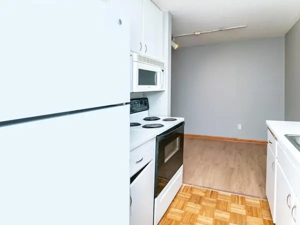 2800 Hamline AVE N #217, Roseville, MN 55113