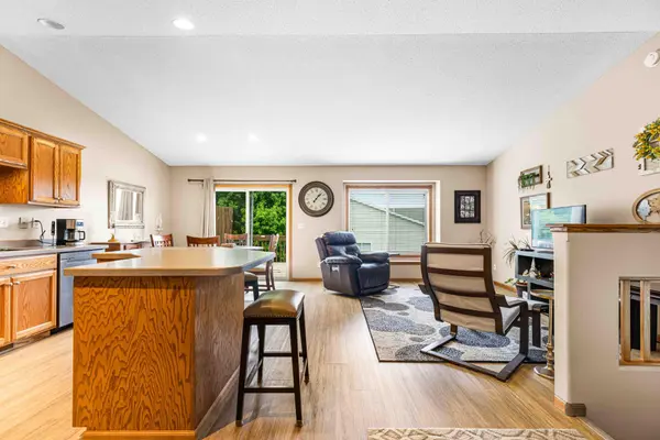 816 Woodbridge CIR, Dilworth, MN 56529