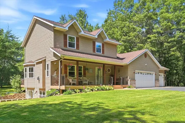 733 220th ST, Osceola, WI 54020