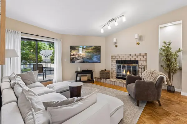 5448 Pompano DR, Minnetonka, MN 55343